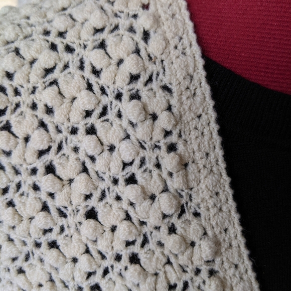 Beautiful hand crocheted CREAM cardigan - popcorn - fine crochet - vintage - sm - Picture 4 of 5